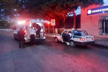 Auxilian paramédicos de la SSyPC de Chiapas a madre en labores de parto