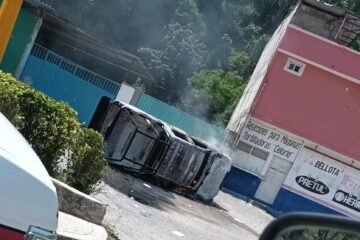 CIOAC siniestra dos autos en Copainalá por inconformidad contra operativos