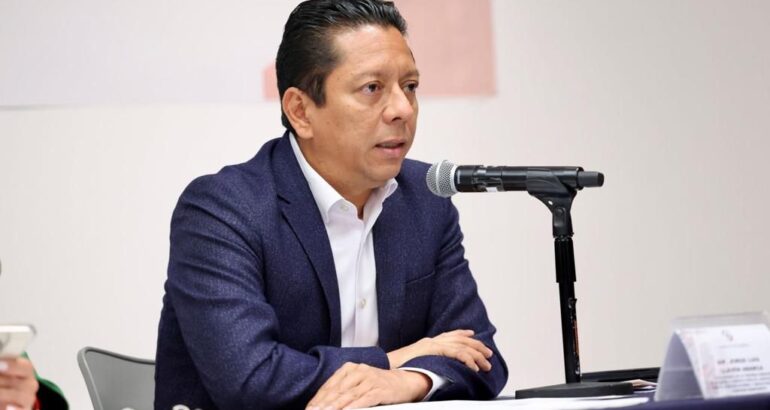Desde el Senado defiende Llaven Abarca la política económica humanista del presidente AMLO