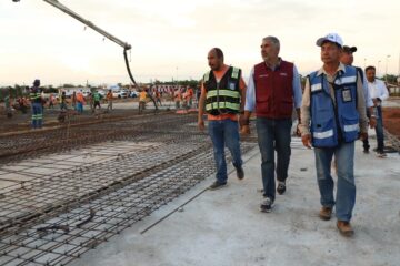 Constata Ángel Torres avances del proyecto Plataforma y Hangar de Carga, en Aeropuerto AAC
