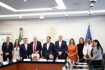 Eduardo Ramírez y Ken Salazar hablan de la relación México-Estados Unidos