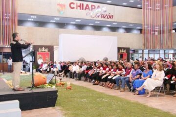 Rutilio Escandón conmemora el Día Internacional de la Mujer Indígena