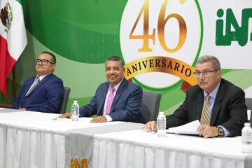 Asiste Javier Jiménez a ceremonia de graduación del IAP