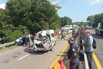 Accidente carretero deja como saldo a dos muertxs