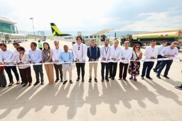 Celebra Rutilio Escandón nueva ruta aérea que fortalecerá relación comercial y turística entre Chiapas y Tabasco