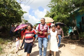 Más de 450 metros lineales de pavimentación en colonia Chiapas Solidario, anuncia Ángel Torres