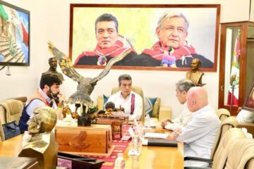 Se reúne Rutilio Escandón con representante de la OPS/OMS, Juan Moya Medina