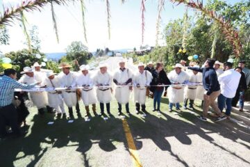 Inaugura Rutilio Escandón construcción del tramo Cruztón – Las Ollas – Chilimjoveltic, en Chamula