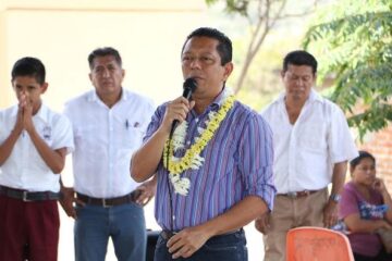 Seguiremos apoyando a los sectores más vulnerables en Chiapas: Llaven Abarca