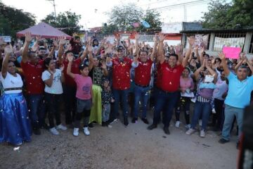 Arranca Angel Torres más de 1.4 km de pavimentación en Tuxtla