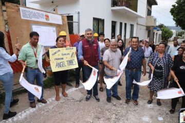 Arranca Angel Torres más vialidades en colonia Plan de Ayala Ampliación Norte, en Tuxtla