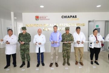 Inaugura Rutilio Escandón área de alta especialidad en hemodiálisis del Hospital General de Huixtla