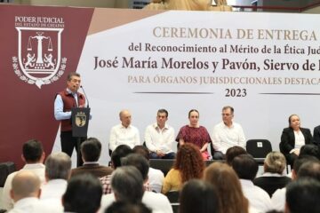 Entrega Rutilio Escandón reconocimiento al Mérito de la Ética Judicial “José María Morelos y Pavón, Siervo de la Nación”