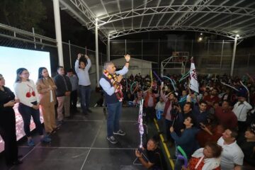 ”Juntos lograremos un Tuxtla más justo y más próspero”, expresó Angel Torres en verbena popular en Rivera Cerro Hueco