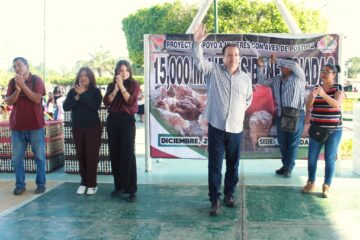 Mariano Rosales entrega aves de traspatio en Villahidalgo