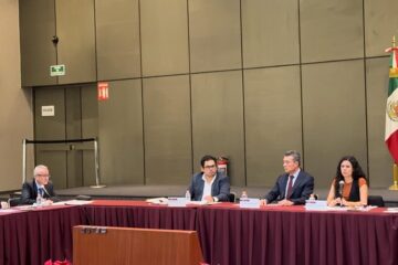 Asiste Rutilio Escandón a reunión con representantes del SNTE-CNTE, encabezada por Luisa María Alcalde