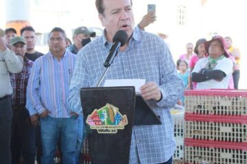 Alcalde Mariano Rosales realiza en Cuauhtémoc cuarta entrega de aves de traspatio
