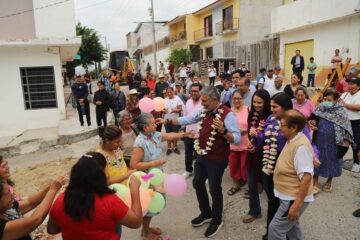 Impulsamos más calles en beneficio de familias de Natalia Venegas, en Tuxtla: Angel Torres