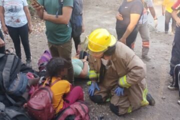 PC atiende accidente carretero en La Angostura