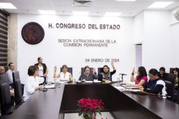 Filo y Sofía                        Alcaldes corren a buscar fuero  Congreso aprueba todas las licencias