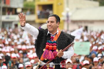 “Soy un misionero de la paz”, afirma Eduardo Ramírez con  pobladores de San Juan Cancuc y Tenejapa