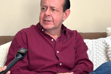 Emilio Salazar reconoce labor de maestras y maestros