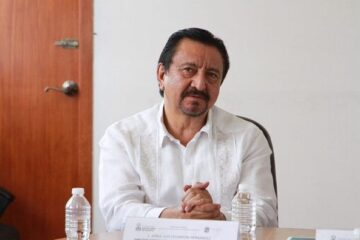 Filo y Sofía  *Desvían recursos para pagar a Cobach  *Incompetencia paralizó 338 planteles