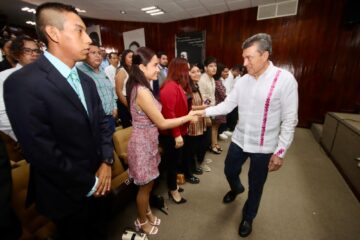 Entrega Rutilio Escandón constancias del curso “Formación en Cultura Política” a 977 jóvenes de Chiapas