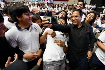 Eduardo Ramírez fortalece la educación con impulso a la conectividad y becas