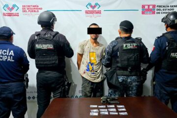 Detienen a masculino con presunta droga y arma de fuego en Suchiate