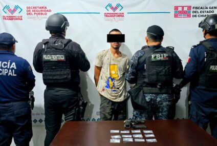 Detienen a masculino con presunta droga y arma de fuego en Suchiate