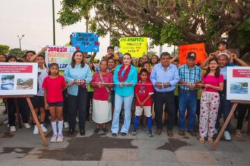 En Joaquín Miguel Gutiérrez, Valeria Rosales entrega parque remodelado