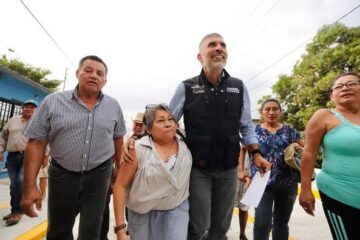 *Inaugura Angel Torres una calle más en colonia 6 de Junio*