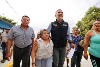 *Inaugura Angel Torres una calle más en colonia 6 de Junio*