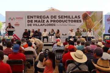 Gobernador Eduardo Ramírez y Valeria Rosales encabezan entrega de semilla de maíz a 15 mil campesinos