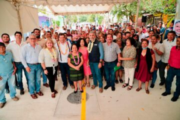 Inaugura Angel Torres pavimentación de la calle Jaspe en Jardines del Pedregal