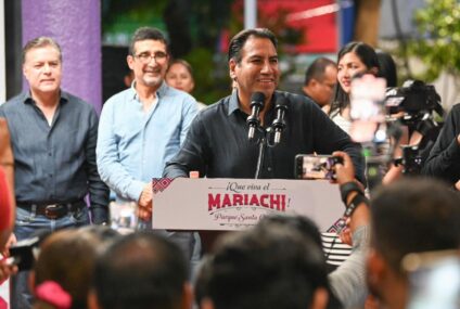 ¡Que viva el mariachi!: Eduardo Ramírez visita el Parque de Santa Cecilia