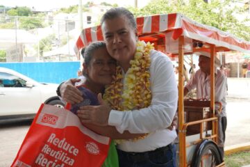 Paco Chacón lleva campaña de salud a colonias de Tuxtla Gutiérrez, Chiapas