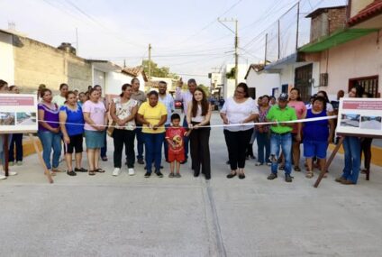 Valeria Rosales entrega nueva calle pavimentada en el barrio Guadalupe