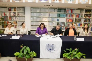 Suscriben convenios el IEPC y la UNACH
