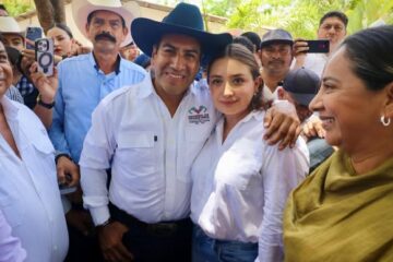 Valeria Rosales acompaña al gobernador al inicio de programa contra el gusano barrenador