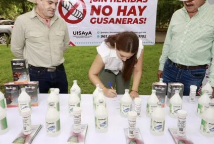 Valeria Rosales recibió insumos para sanidad animal