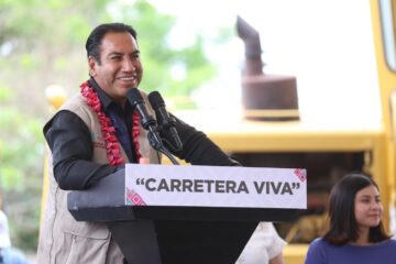 Eduardo Ramírez impulsa infraestructura carretera y alfabetización en La Independencia