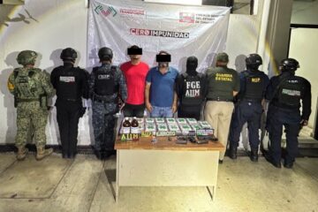 En operativo interinstitucional detienen a dos personas con armas de fuego y aproximadamente 15 kilos de presunta cocaína en Tuxtla Chico