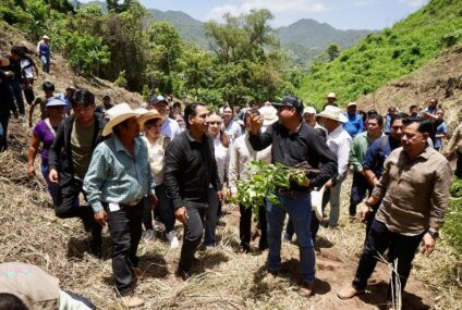 En Villaflores, Eduardo Ramírez impulsa restauración y saneamiento de microcuencas