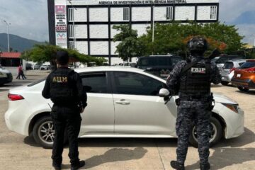 En operativos interinstitucionales aseguran vehículos con reporte de robo y abandonados en Chiapas
