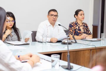 Comisión Permanente aprueba licencia de funcionarios municipales