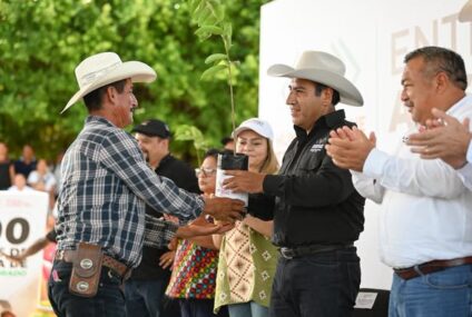 En La Libertad, Eduardo Ramírez impulsa apoyos al campo y refuerza combate al dengue