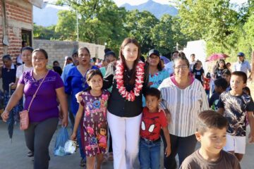 Inaugura Valeria Rosales calle en fraccionamiento Juan Pablo