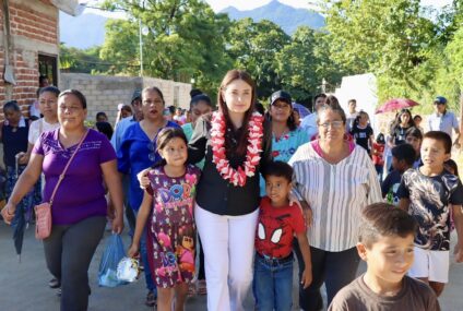 Inaugura Valeria Rosales calle en fraccionamiento Juan Pablo